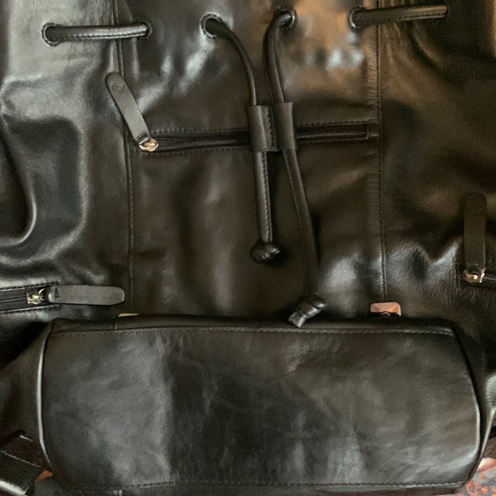 Mario Hernandez Handcrafted Black Leather Backpack - Picture 6 of 16